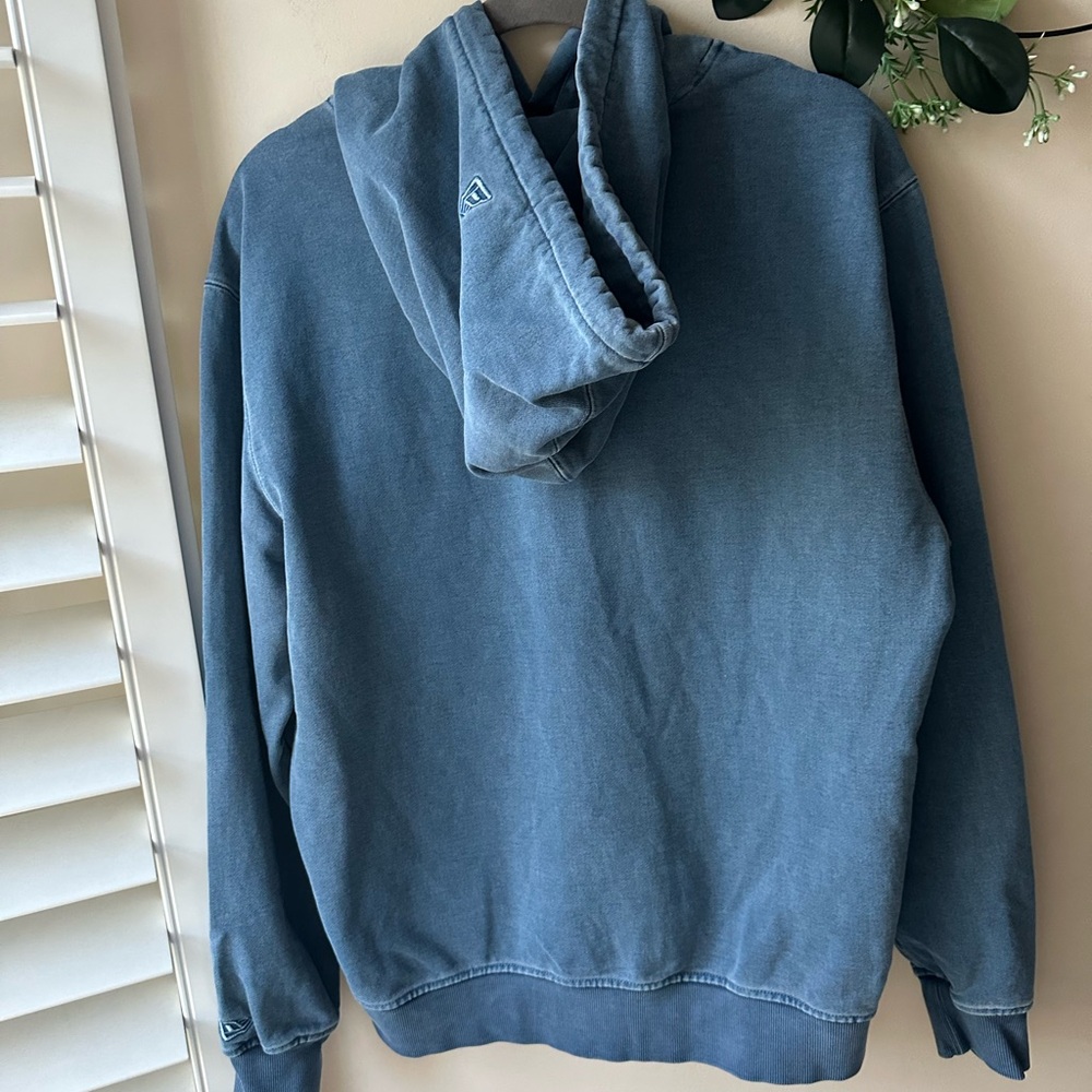 New Era MLB Premium Blue Hoodie with Red Boston Logo - Picture 4 of 11